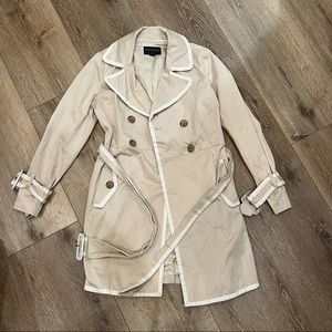 Banana Republic • Trench coat